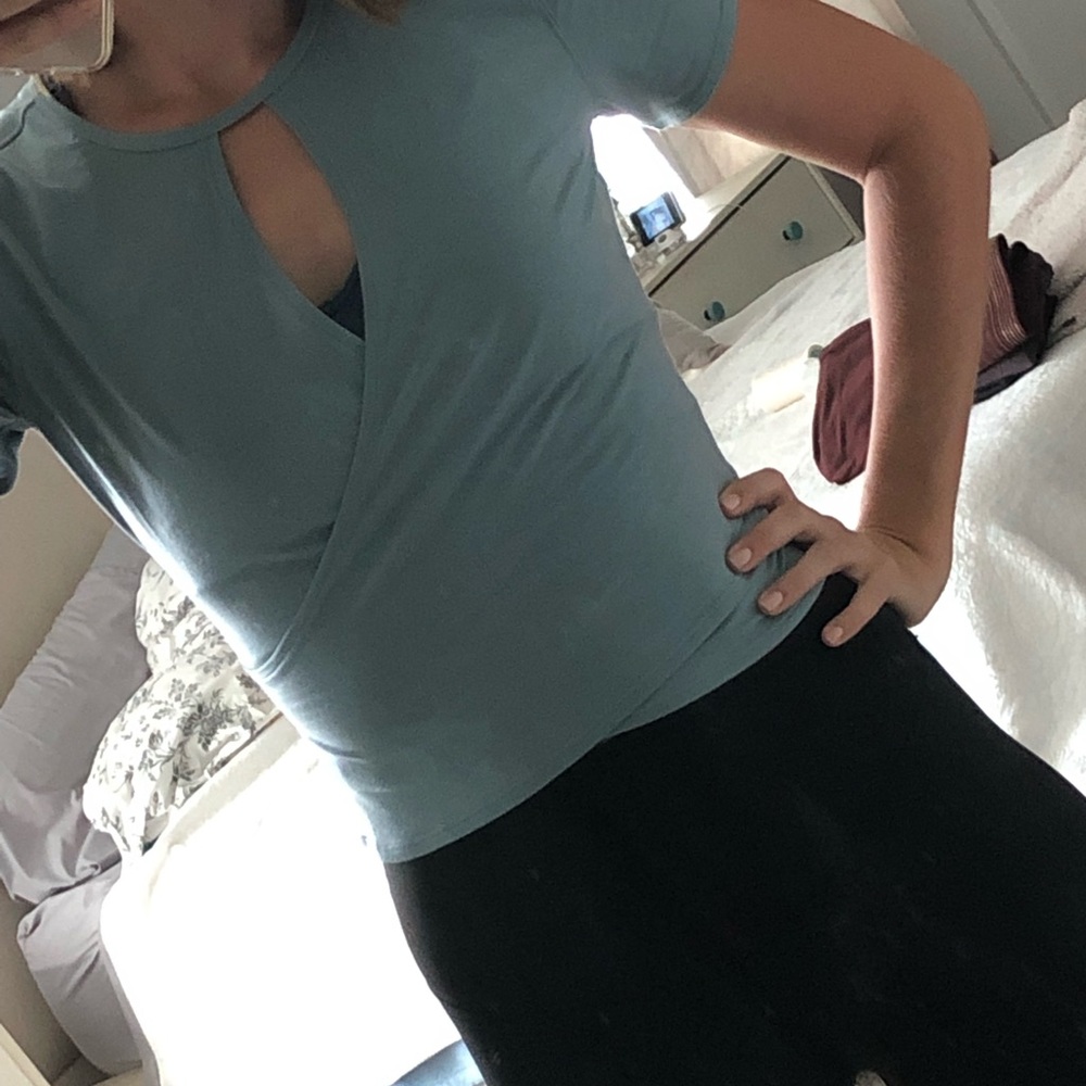 Lululemon T-Shirt. Like new. Never worn. No tags.
